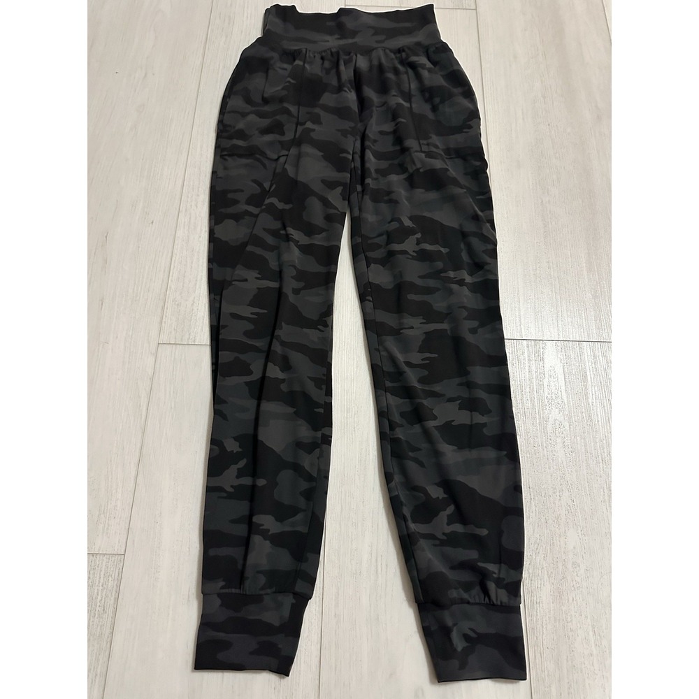 Athleta Pants Salutation Jogger Camo Sz XS Tall Black Camo High Waist Stretch